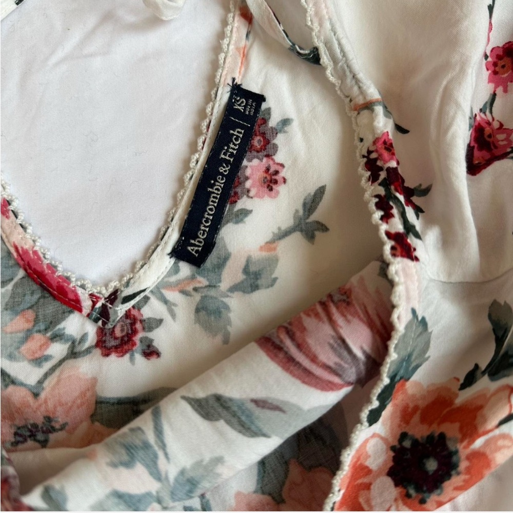 Abercrombie & Fitch Floral Cottagecore Top β XS - Picture 3 of 6